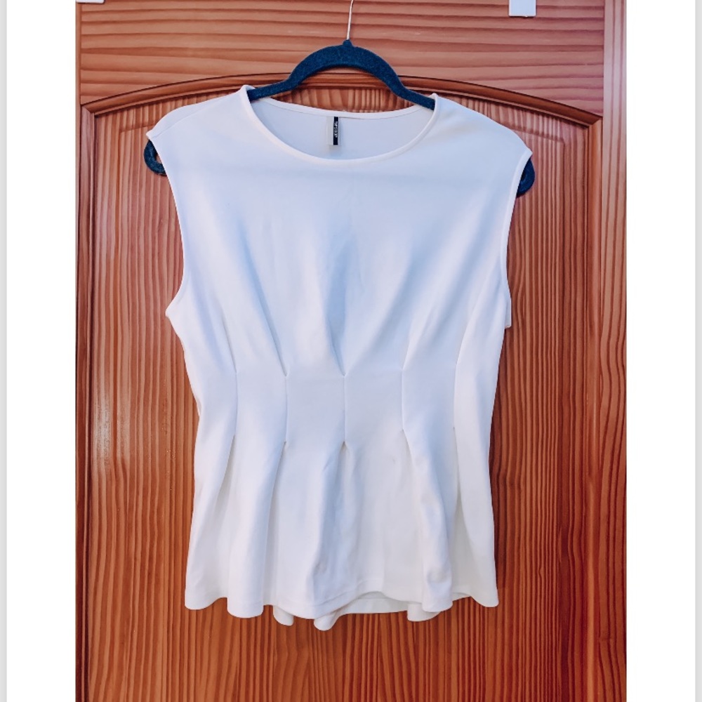 ✧ TopShop: Cinched Waist Sleeveless Top
